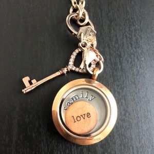 Origami owl necklace
